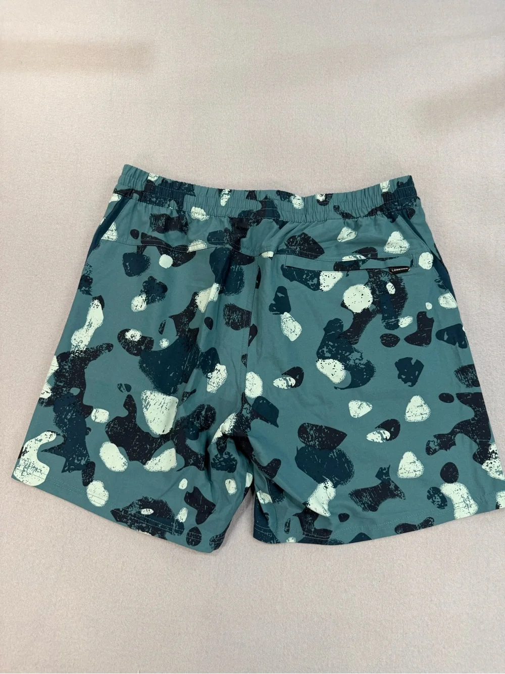Legends Bishop Men’s Shorts Distressed Camo Marine Linerless with Pockets size L
